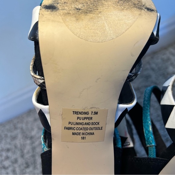 Steve Madden Blue & Black Suede Multi Tassel Strappy Peep Toe Stilettos Size 7.5 - Picture 12 of 14